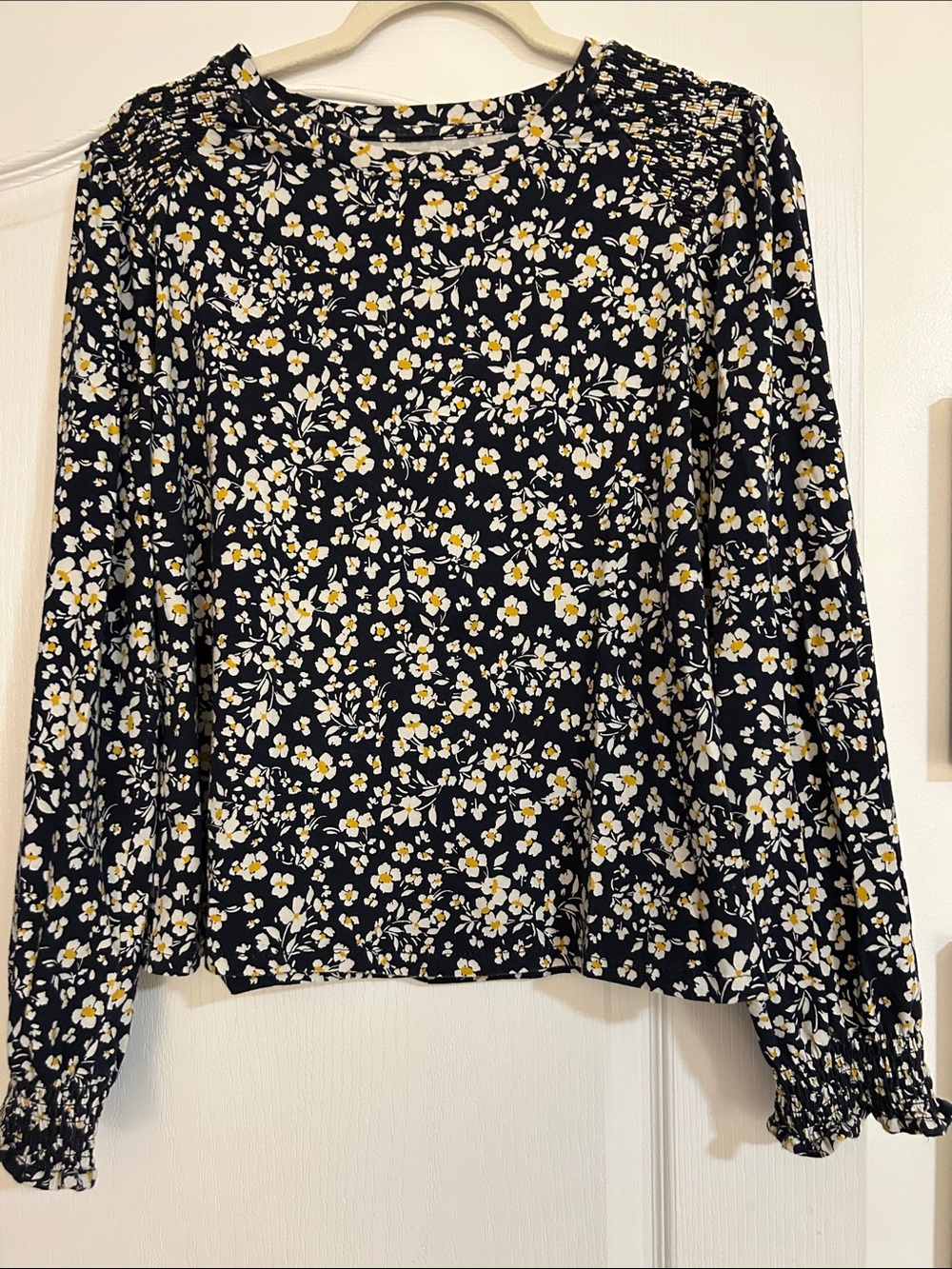 J. Jill Black Floral Long-Sleeve Top with White and Yellow Blossoms